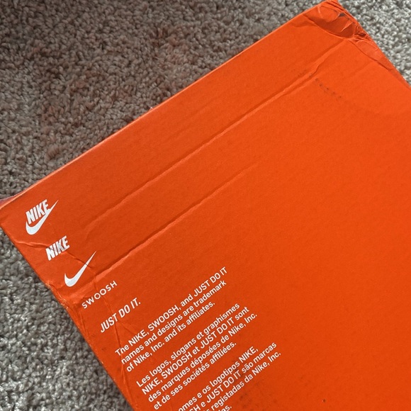 Empty orange Nike shoebox - women’s QUEST 5 size 10 - Picture 12 of 17